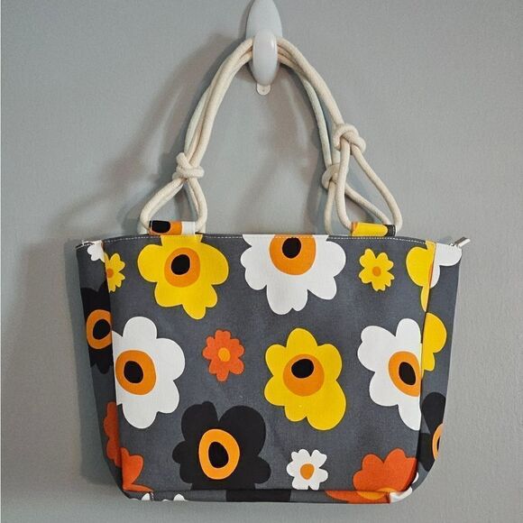 NWT, RETRO VIBE TOTE BAG - Picture 1 of 6